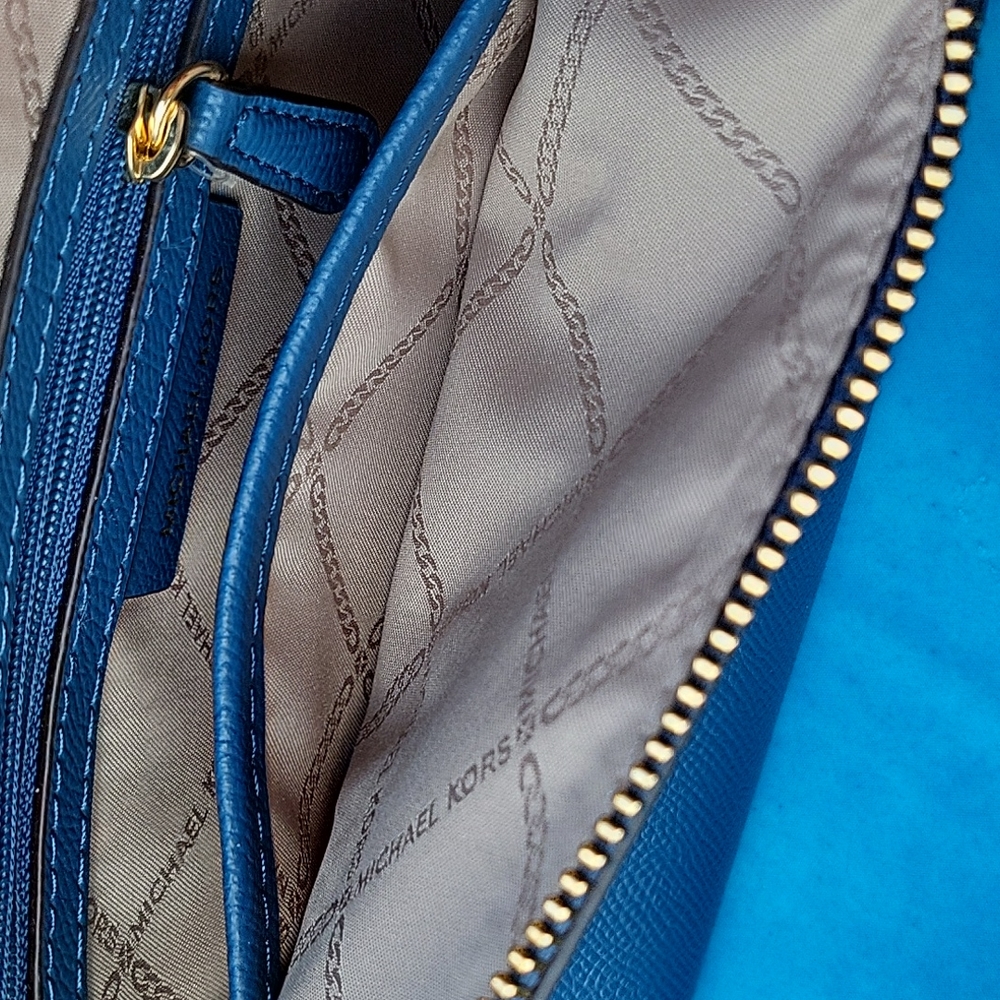 Purse - Picture 2 of 3